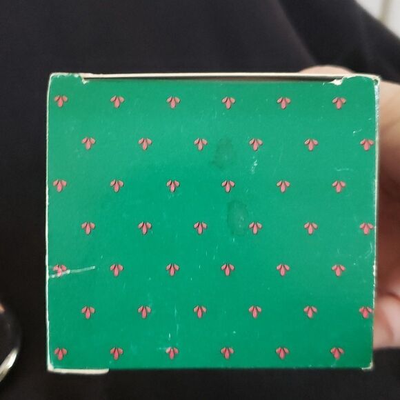 Vintage Hallmark Betsey Clark: Home for Christmas Glass Ball Ornament Dated 1988 - Picture 12 of 13